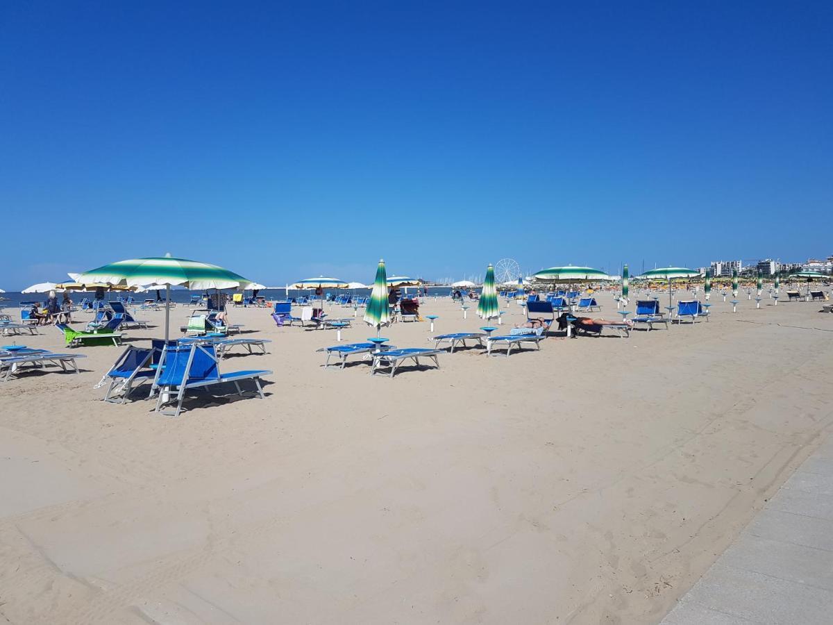 Hotel Villa Ersilia Rimini B&B Экстерьер фото