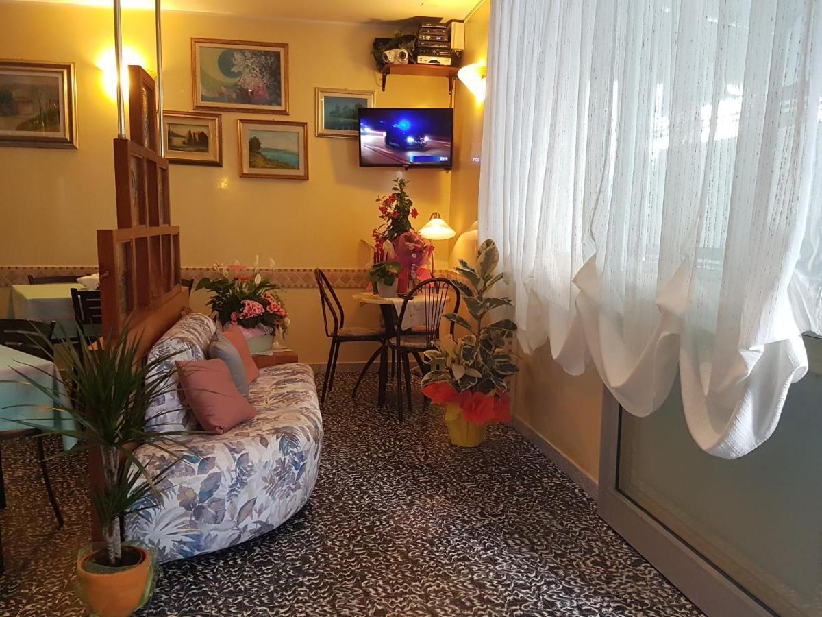 Hotel Villa Ersilia Rimini B&B Экстерьер фото