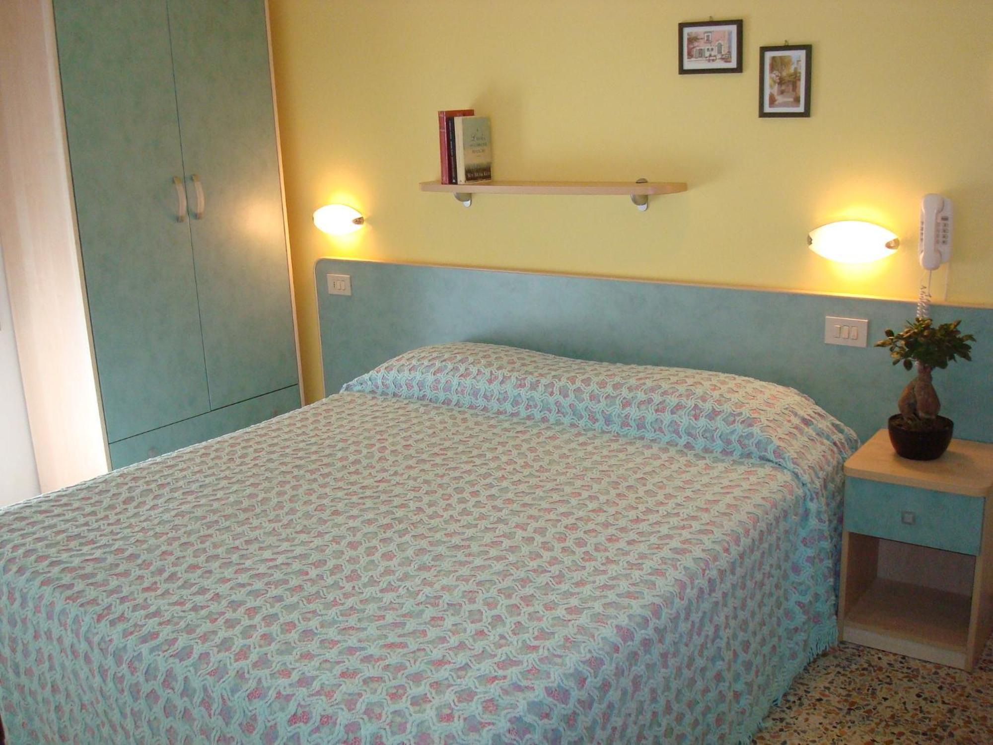 Hotel Villa Ersilia Rimini B&B Экстерьер фото