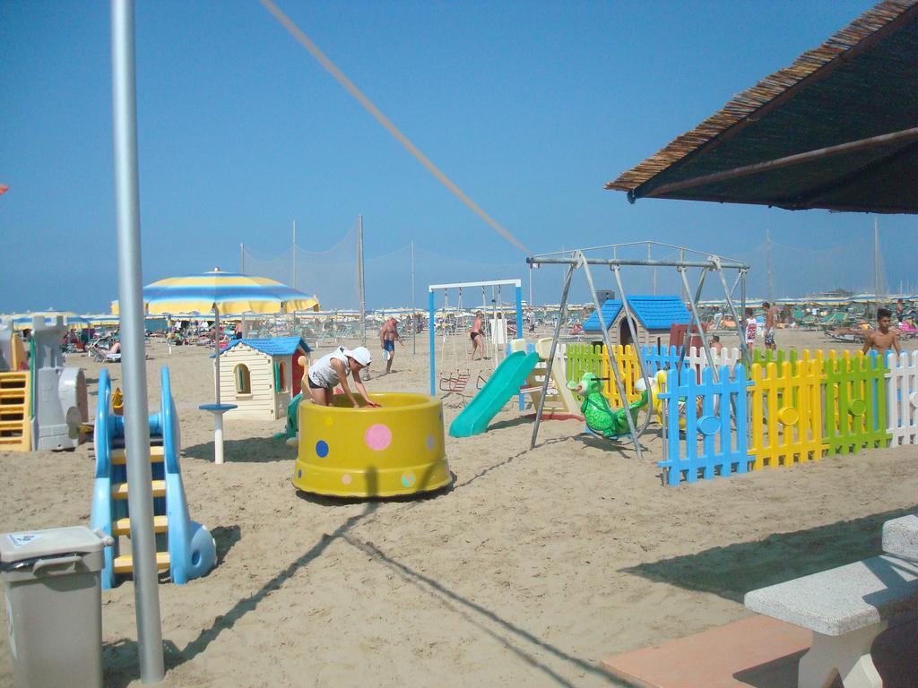 Hotel Villa Ersilia Rimini B&B Экстерьер фото