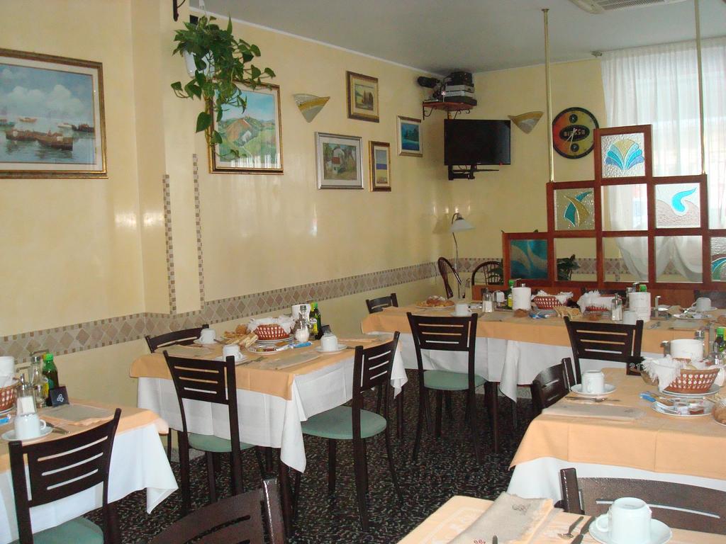 Hotel Villa Ersilia Rimini B&B Экстерьер фото