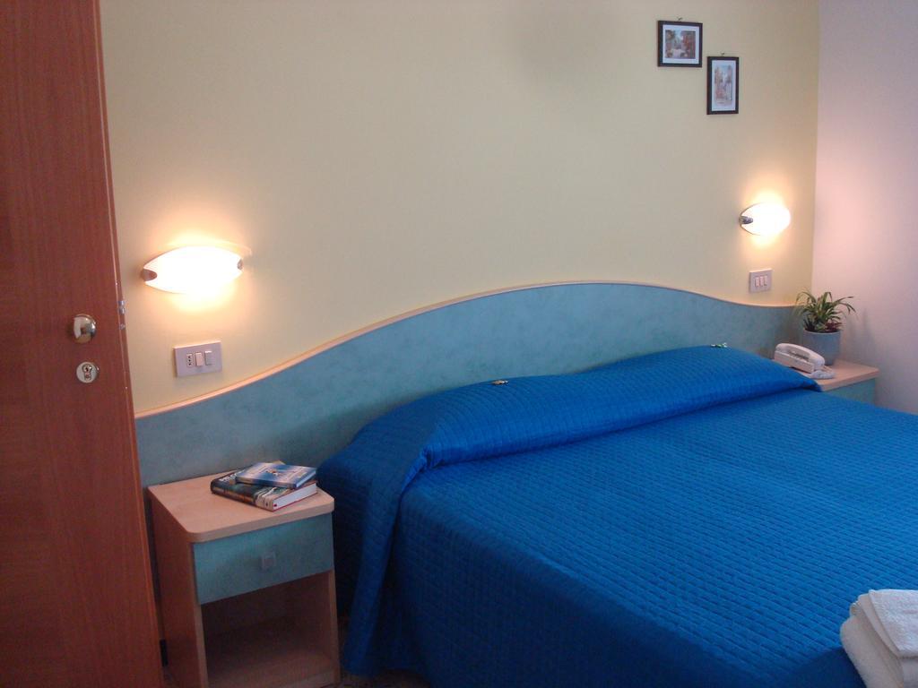 Hotel Villa Ersilia Rimini B&B Экстерьер фото