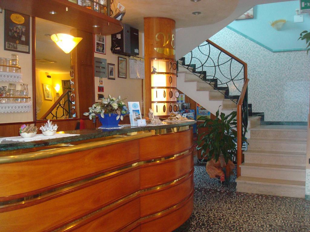 Hotel Villa Ersilia Rimini B&B Экстерьер фото