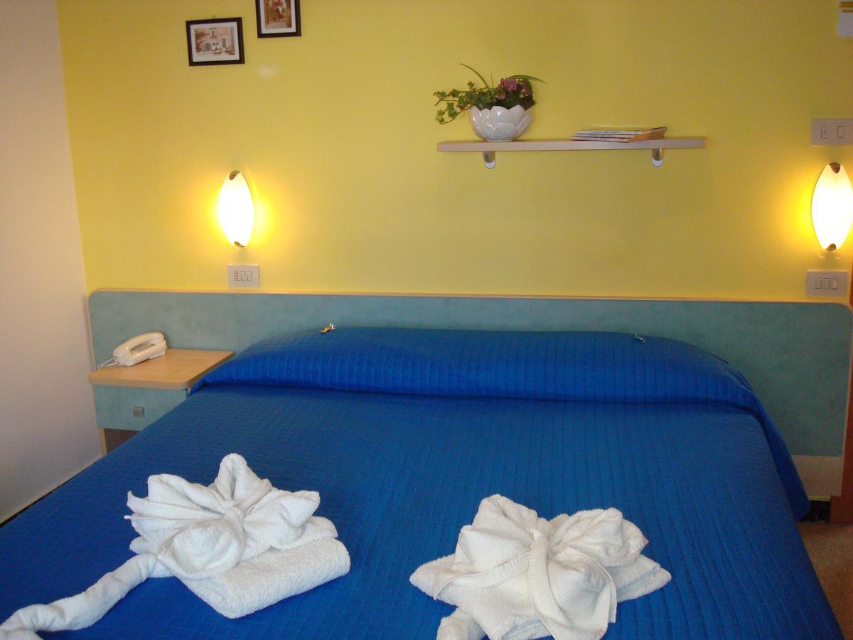 Hotel Villa Ersilia Rimini B&B Экстерьер фото