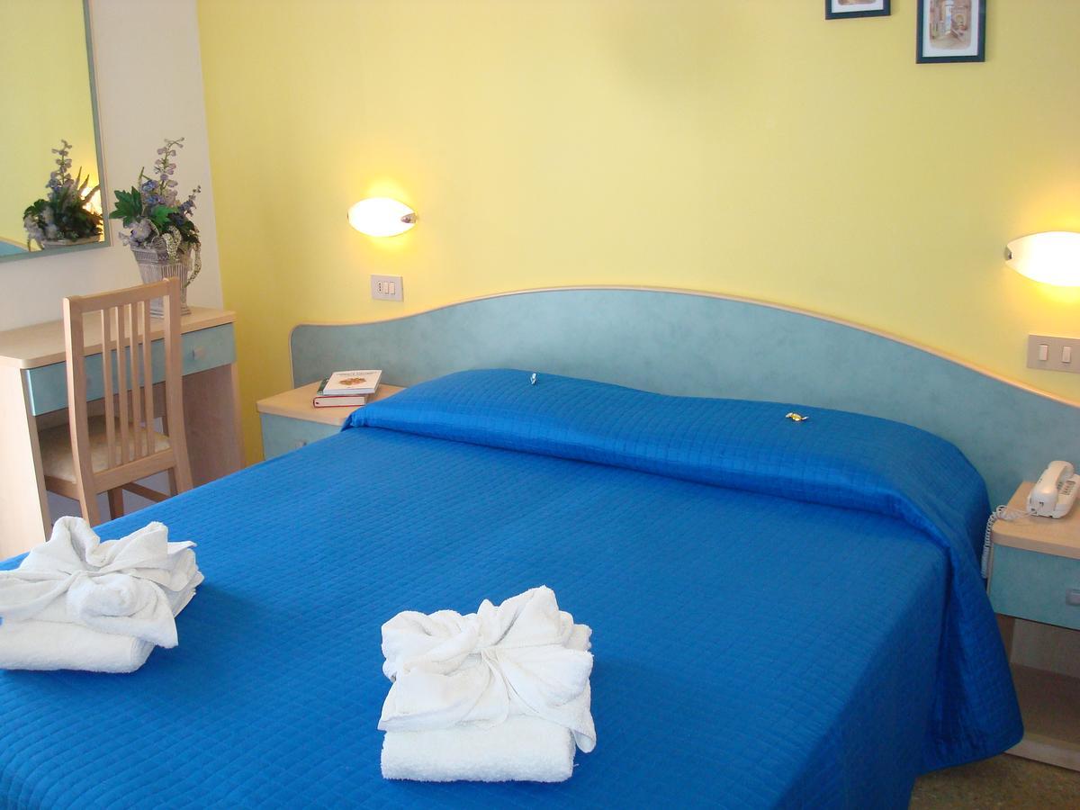Hotel Villa Ersilia Rimini B&B Экстерьер фото